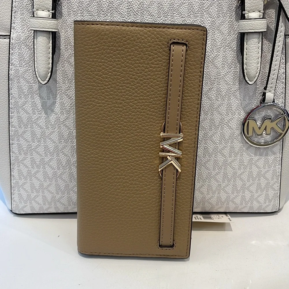 Michael Kors Reed Large Bifold Pebbled Leather Snap Wallet Card Case Camel NWT